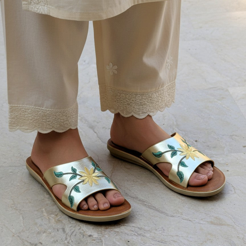 Jasmine Bloom Slides (D04)