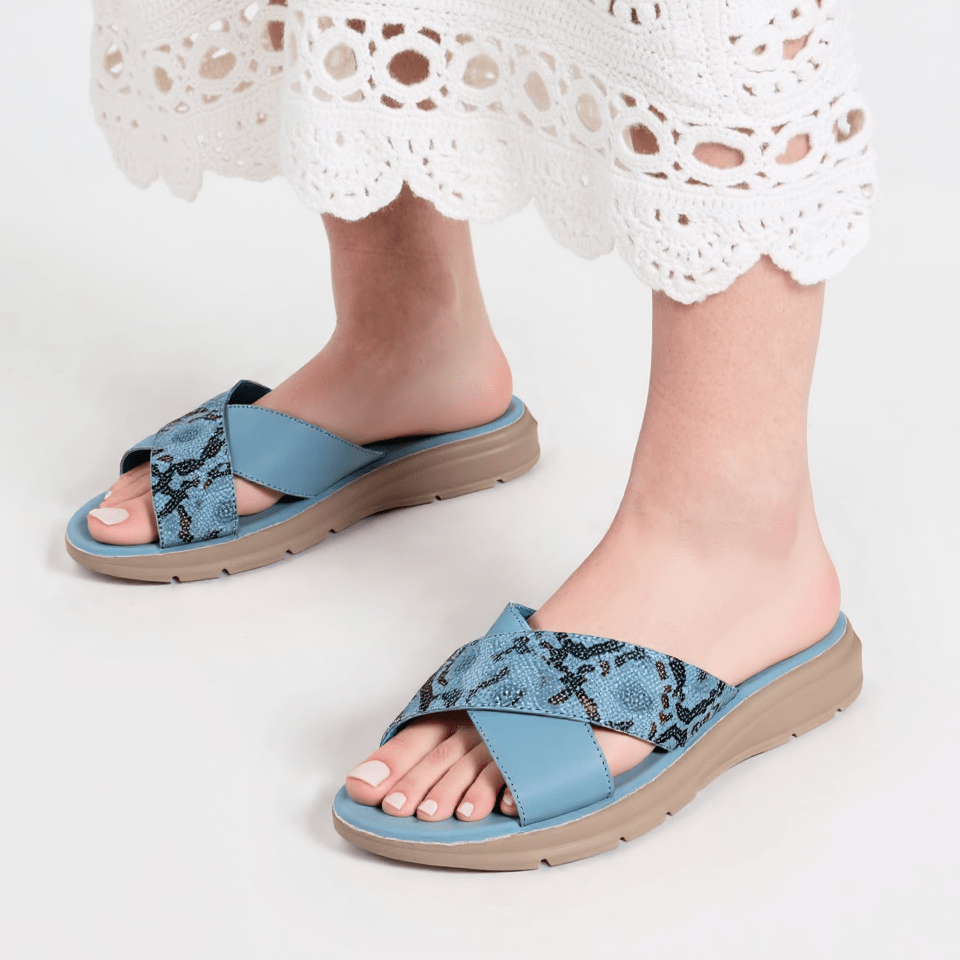 Cobra medicated slippers - Thousand Slippers