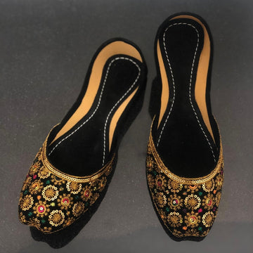 Black golden stylish khussa for girls - Thousand Slippers
