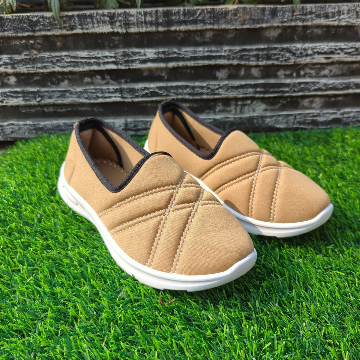 Soft medicated canvas shoes for ladies (Clearance sale) - Thousand Slippers