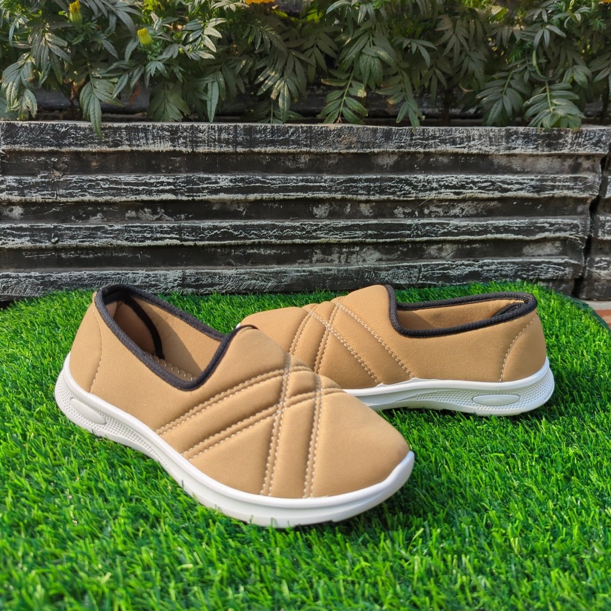 Soft medicated canvas shoes for ladies (Clearance sale) - Thousand Slippers