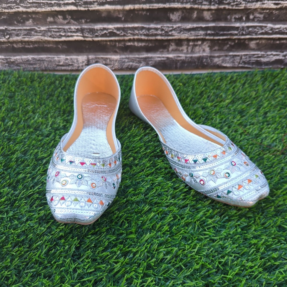 Silver khussa for girls - Thousand Slippers
