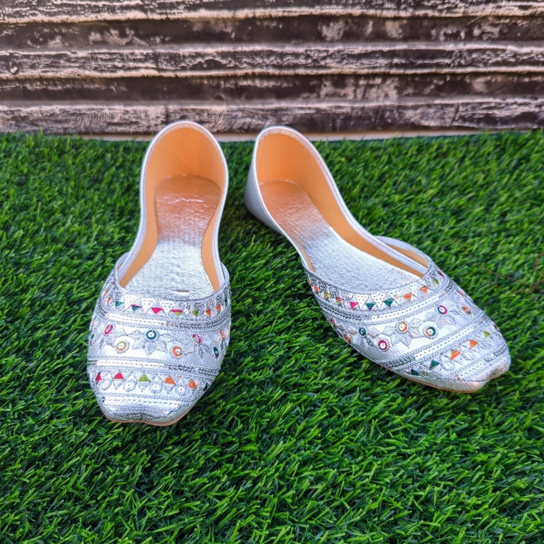 Silver khussa for girls - Thousand Slippers