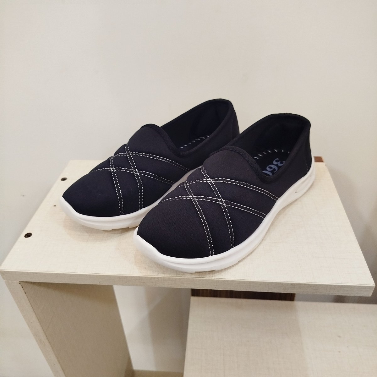 Soft medicated canvas shoes for ladies (Clearance sale) - Thousand Slippers