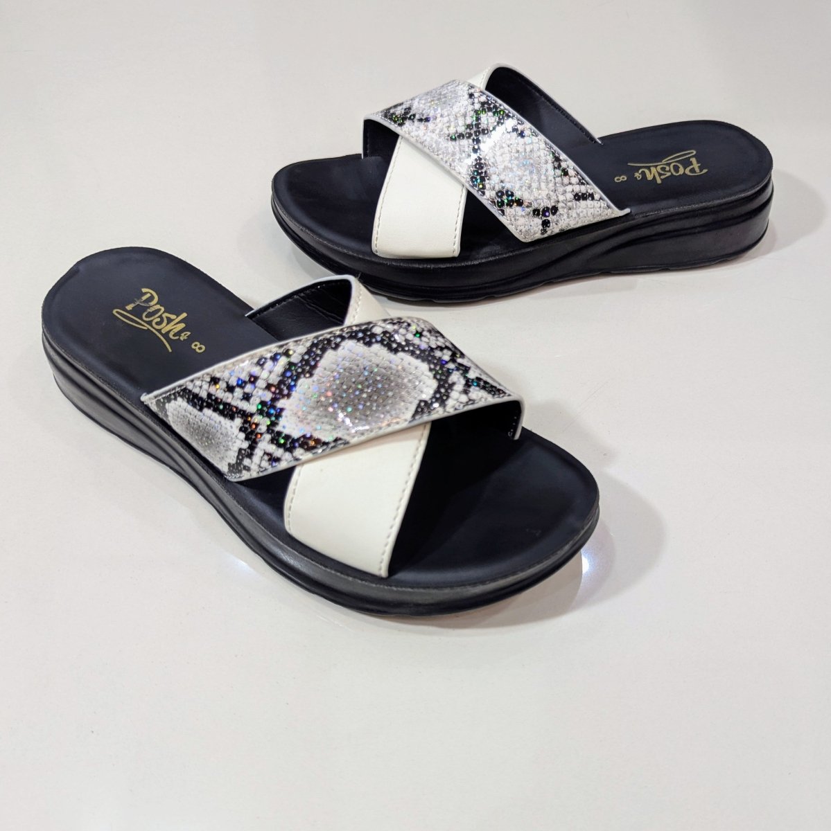 Cobra medicated slippers - Thousand Slippers