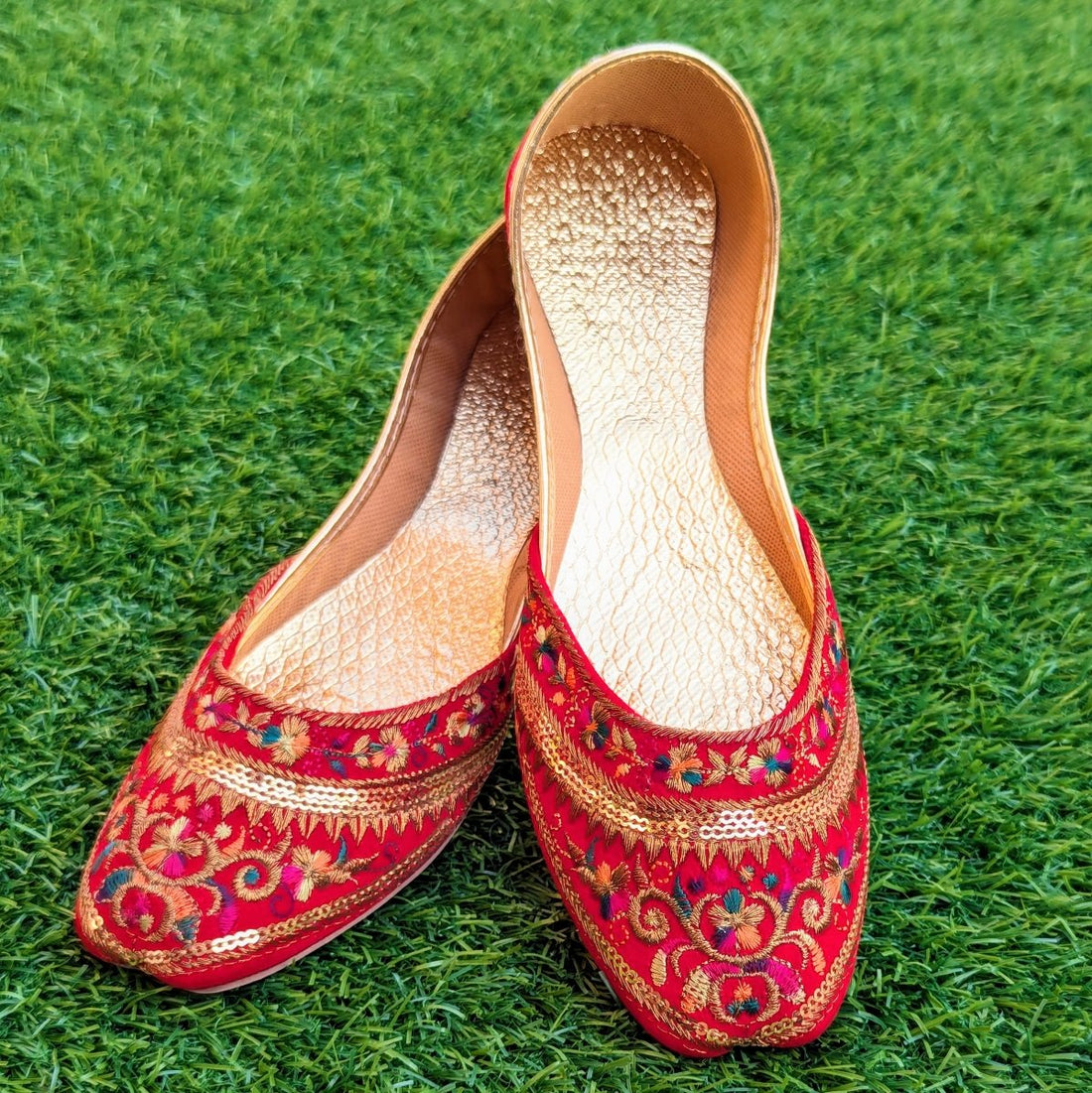 Red embroidery khussa - Thousand Slippers