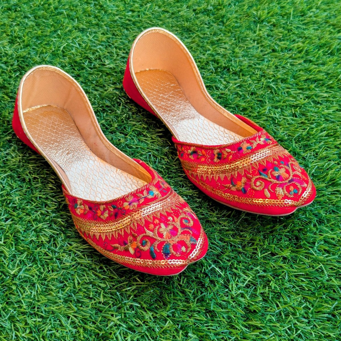 Red embroidery khussa - Thousand Slippers