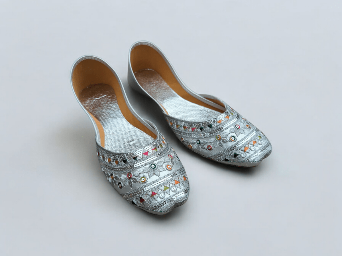Silver khussa for girls - Thousand Slippers
