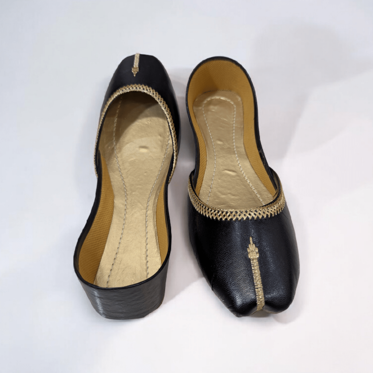 Black tilla khussa for girls - Thousand Slippers