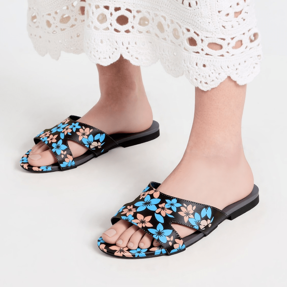 Floral charm slippers (Posh) - Thousand Slippers