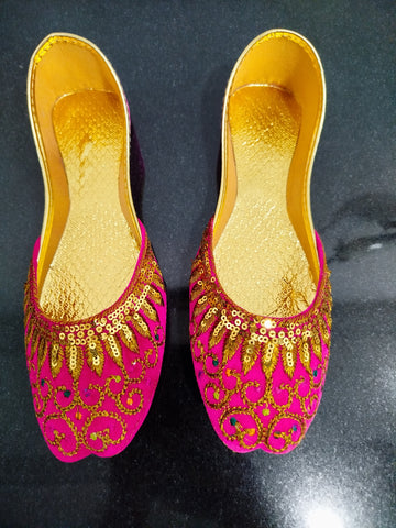 Pink khussa for girls